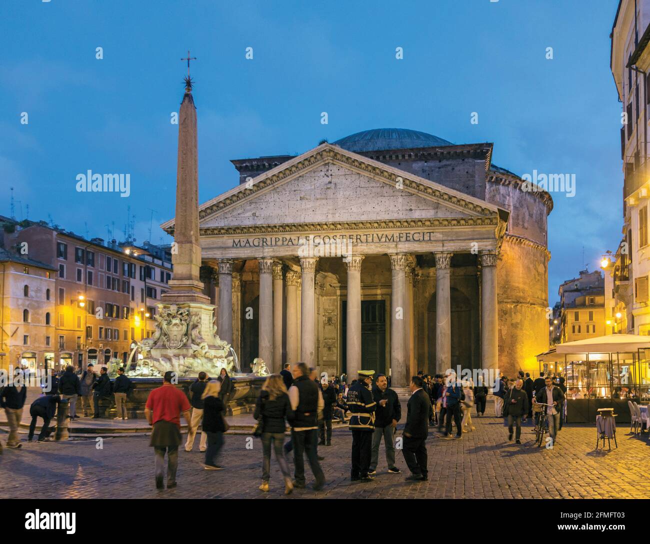 Rome, Italy.  The Pantheon in the Piazza della Rotonda.  The historic centre of Rome is a UNESCO World Heritage Site. Stock Photo