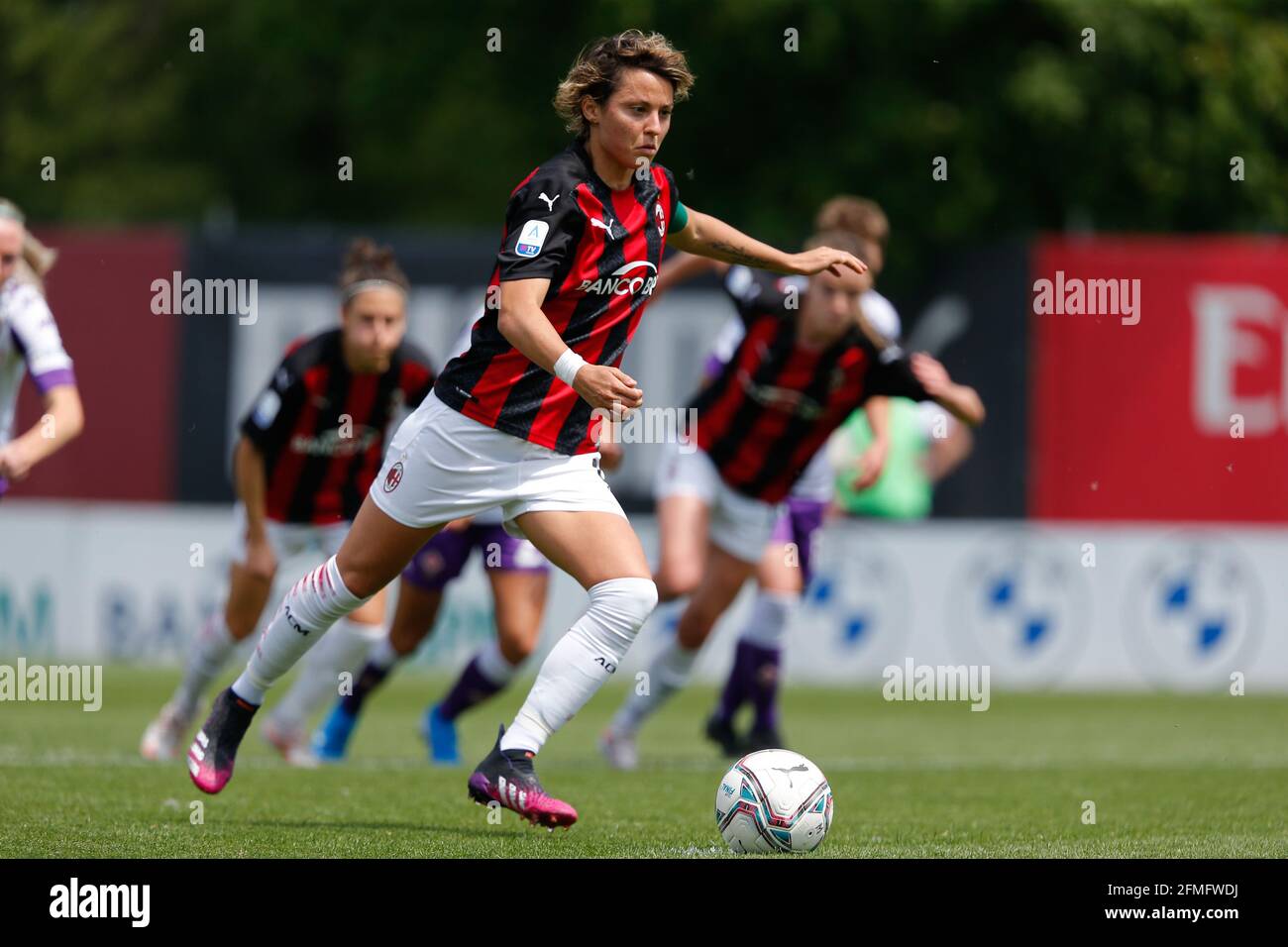 Valentina Giacinti (AC Milan) controlling the ball during AC Milan vs ACF  Fiorentina femminile, Italian foo - Photo .LiveMedia/Francesco Scaccianoce  Stock Photo - Alamy