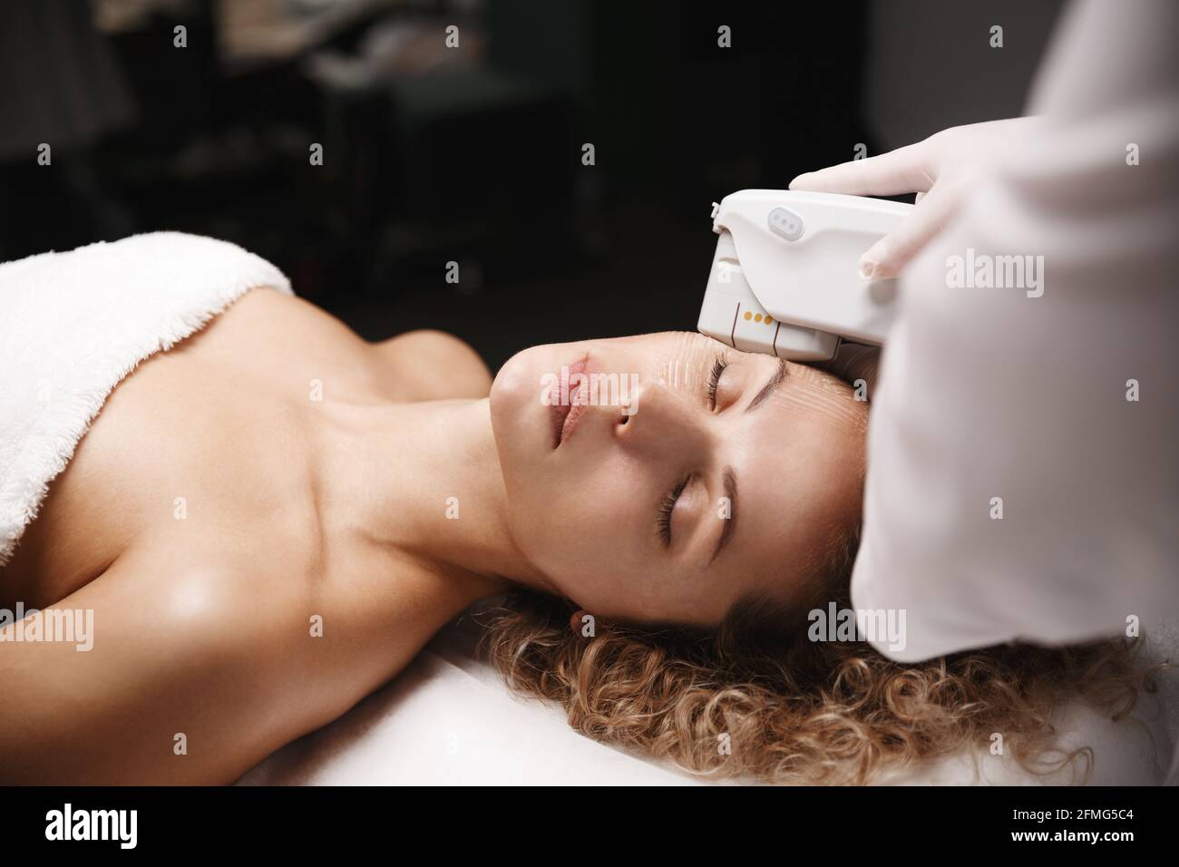 Ultrasound face hi-res stock photography and images - Alamy