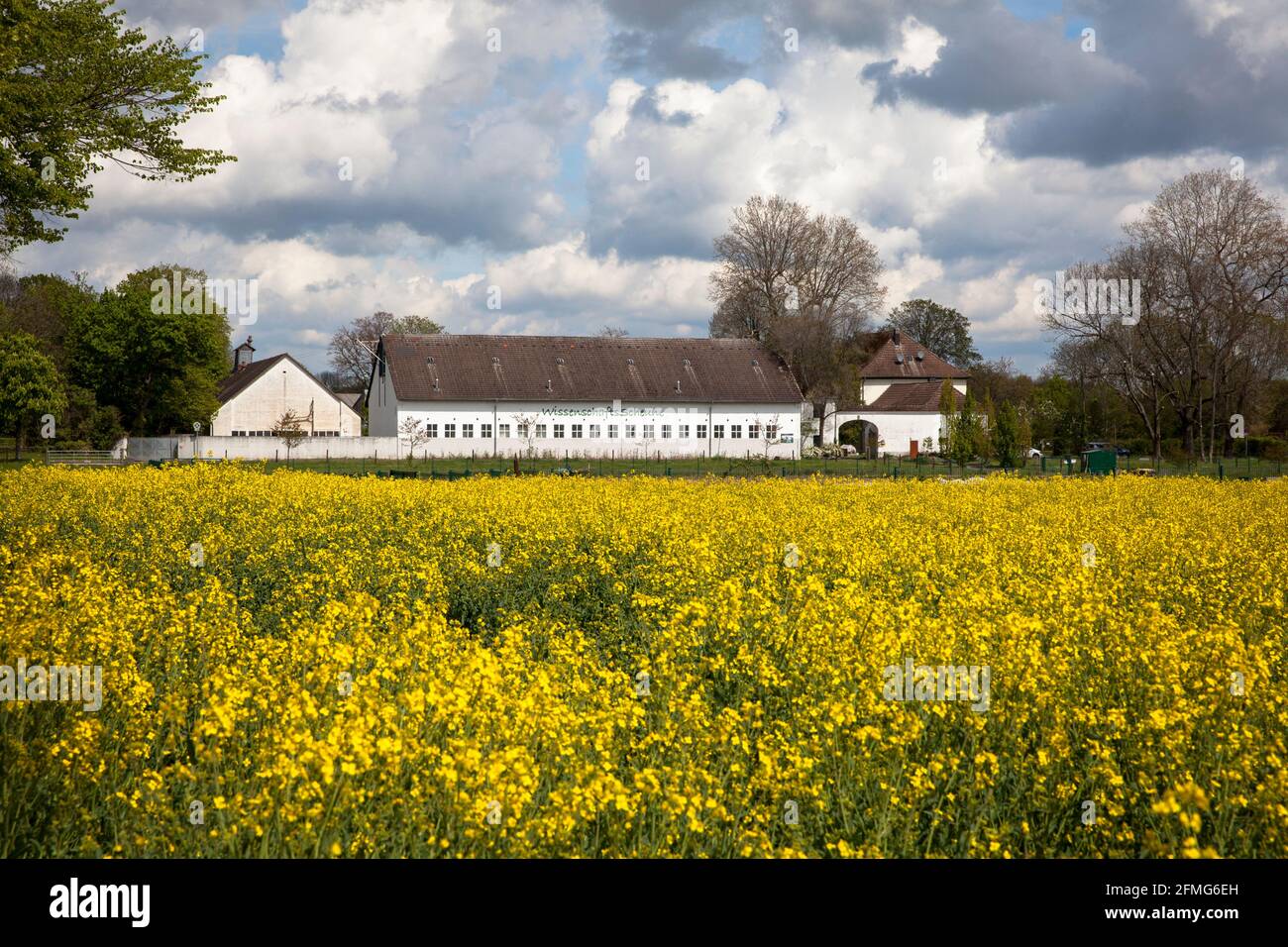 Science Barn the science barn of the Max Planck Institute for Plant Breeding ...