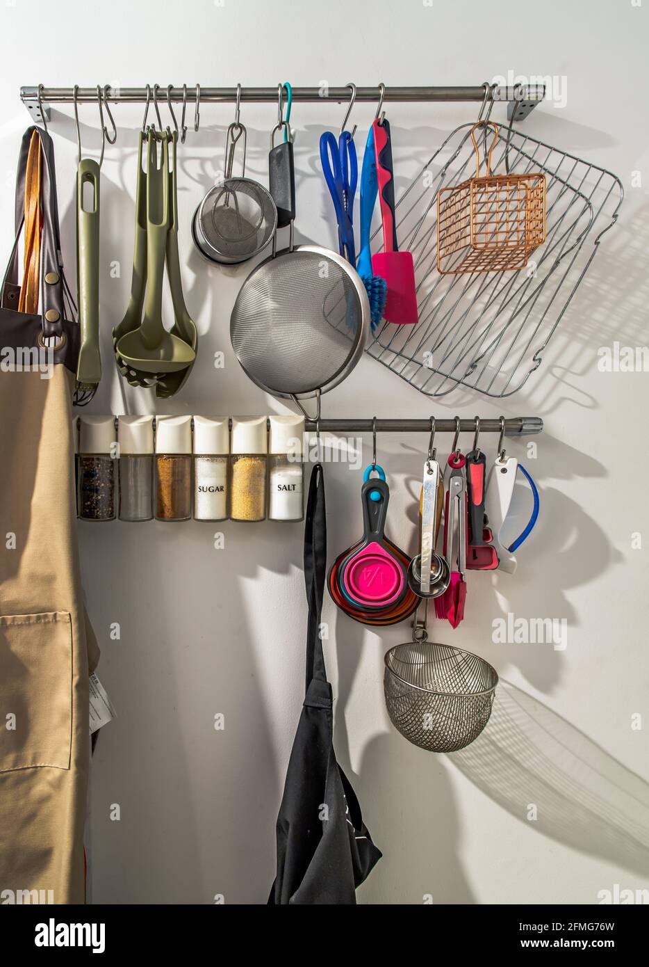 Kitchen tool hanging rail hotsell