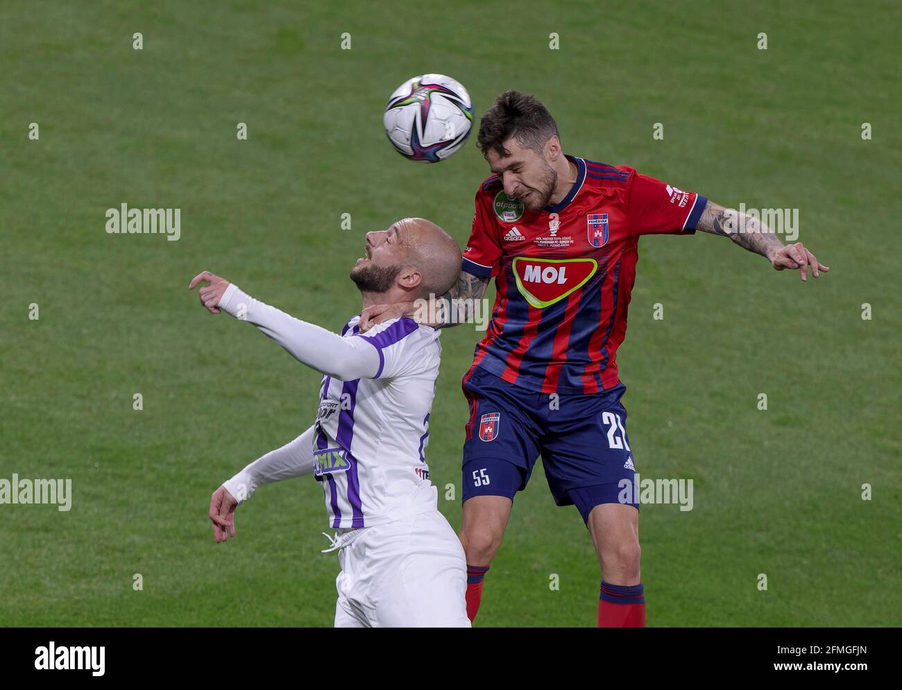 Palko Dardai of MOL Fehervar FC competes for the ball with