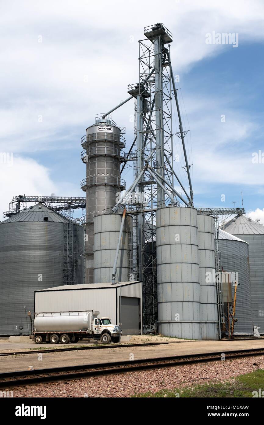 Grain storage tanks hires stock photography and images Alamy