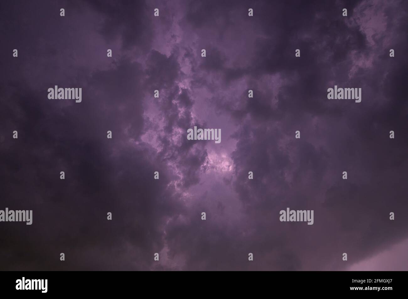 View of lightning in the sky at night Stock Photo - Alamy