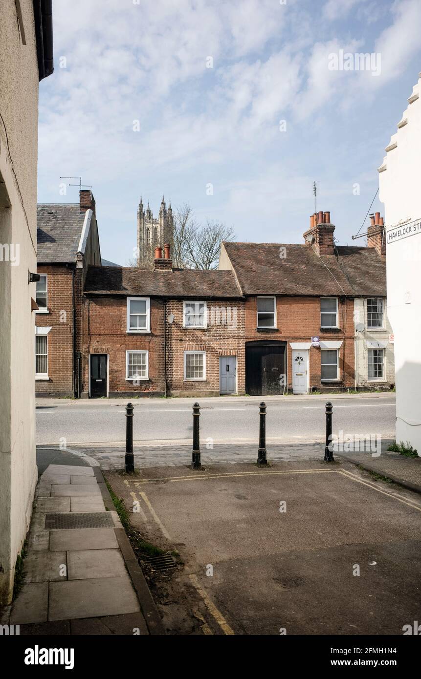 Views of Canterbury Cathedral and Victorian terraces from Havelock Street towards Broad Street Stock Photo