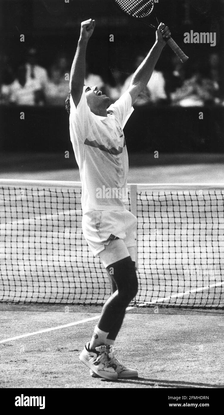 Pete Sampras celebrating after winning the mens singles at Wimbledon beating Courier in 4 sets tennis Stock Photo