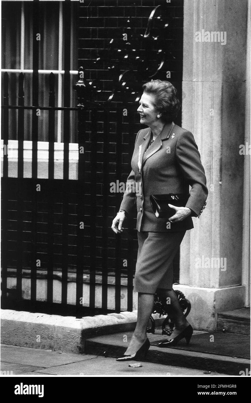 Margaret Thatcher leaving Downing Street for the Palace Stock Photo