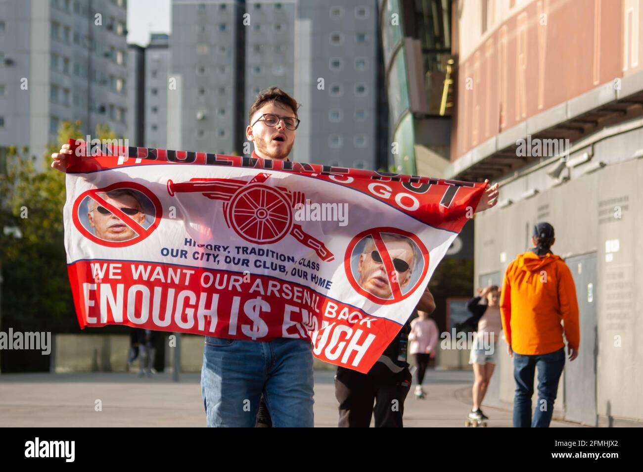 London, England. 9th May 2021. Arsenal fans protesting against Stan Kroenke, outside Emirates stadium Credit: Jessica Girvan/Alamy Live News Stock Photo