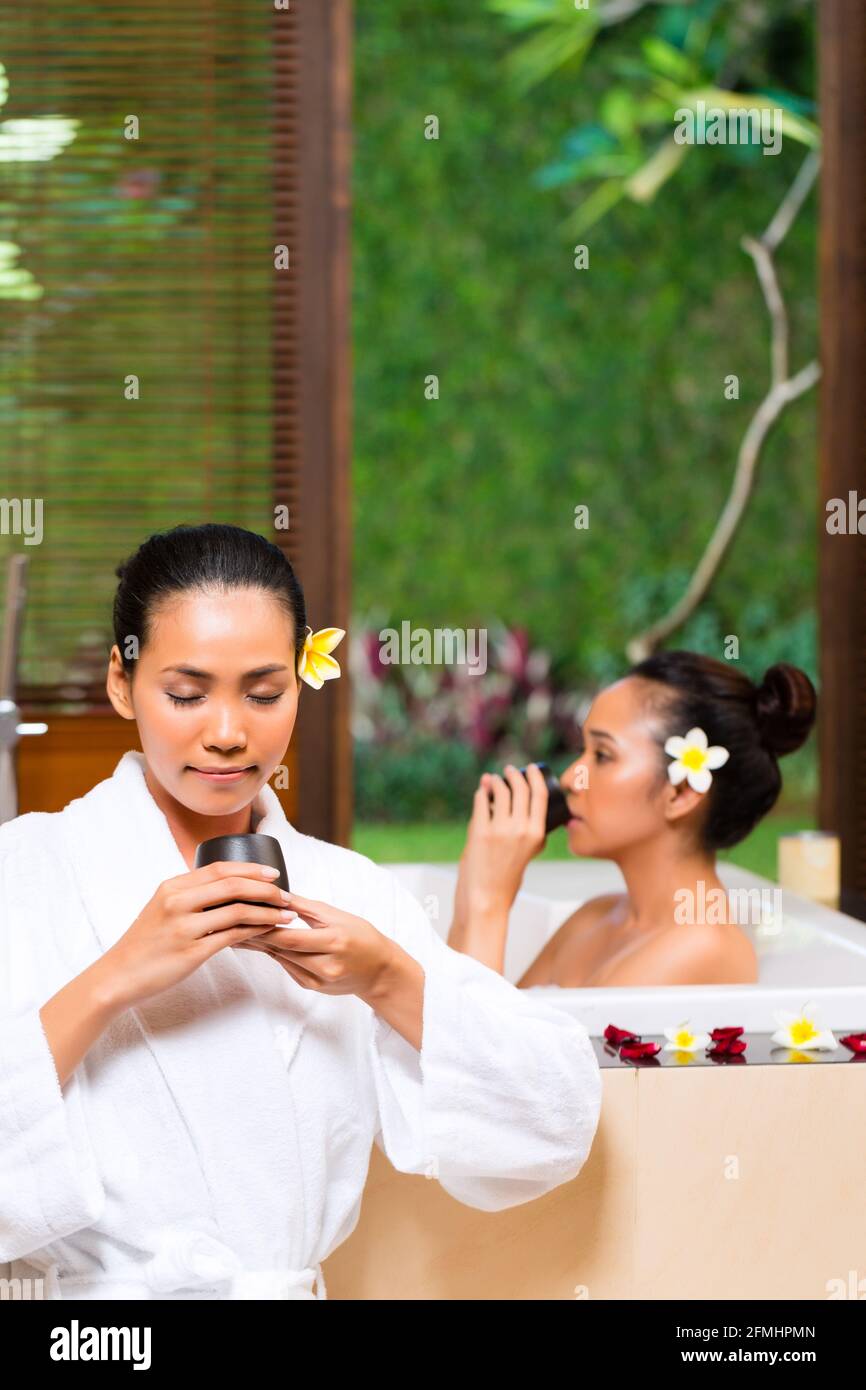 Female oriental bath hi-res stock photography and images - Alamy