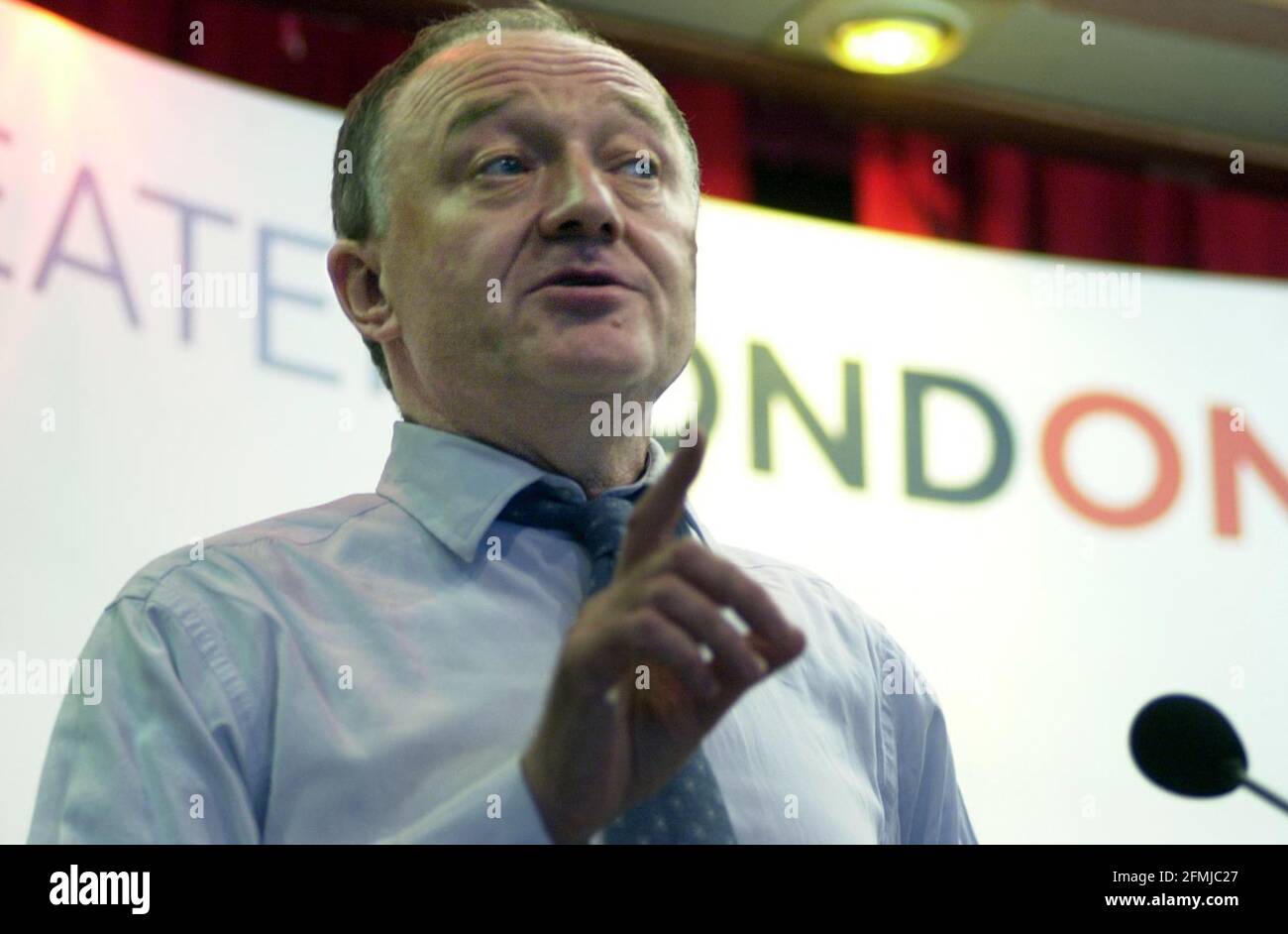 LIB DEM CONFERENCE - BOURNEMOUTH KEN LIVINGSTONE ADDRESSING A FRINGE MEETING ON URBAN TRANSPORT. PIC: JOHN VOOS      26.9.01 Stock Photo