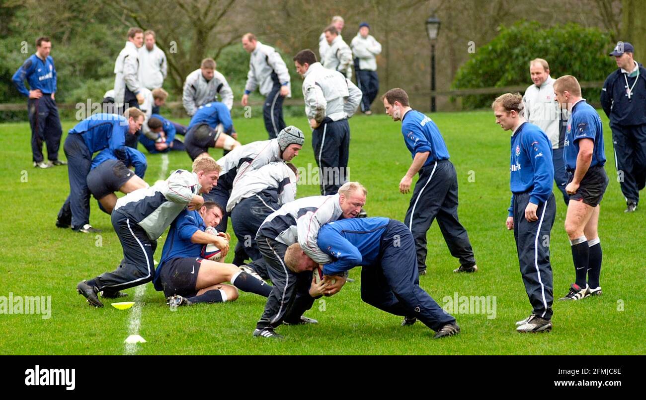 20/3/2002 ENGLAND RUGBY TEAM TRAINING AT PENNYHILL PARK HOTEL FOR THEIR MATCH WITH WALES. PICTURE DAVID ASHDOWN. RUGBY Stock Photo