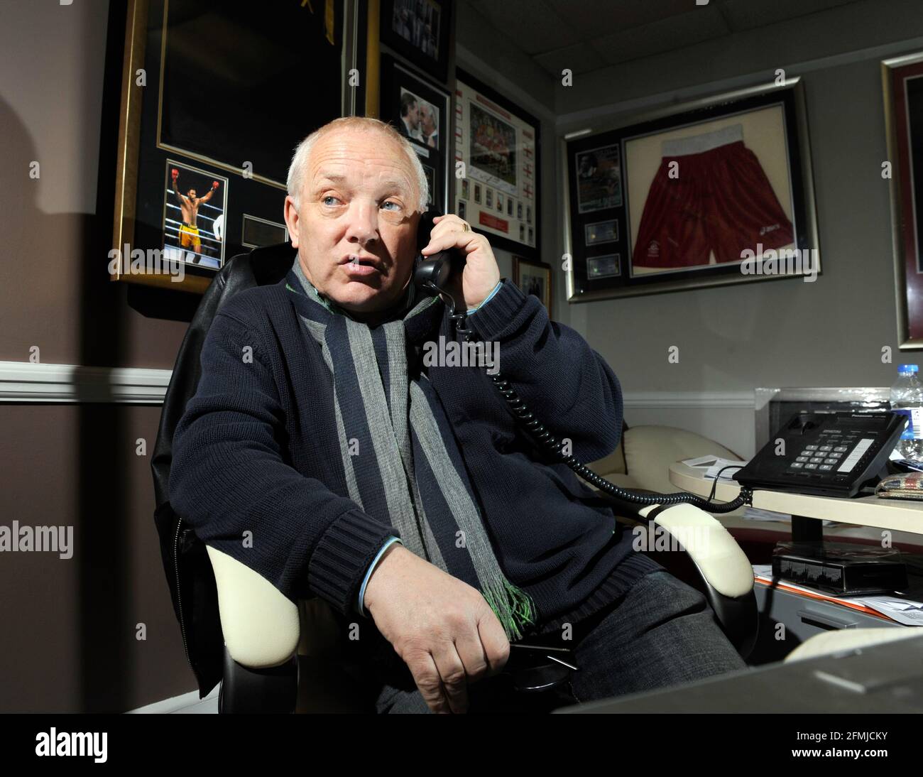 FRANK MALONEY BOXING PROMOTER AT HIS OFFICE IN CHISELHURST KENT. 4/1/10  PICTURE DAVID ASHDOWN Stock Photo