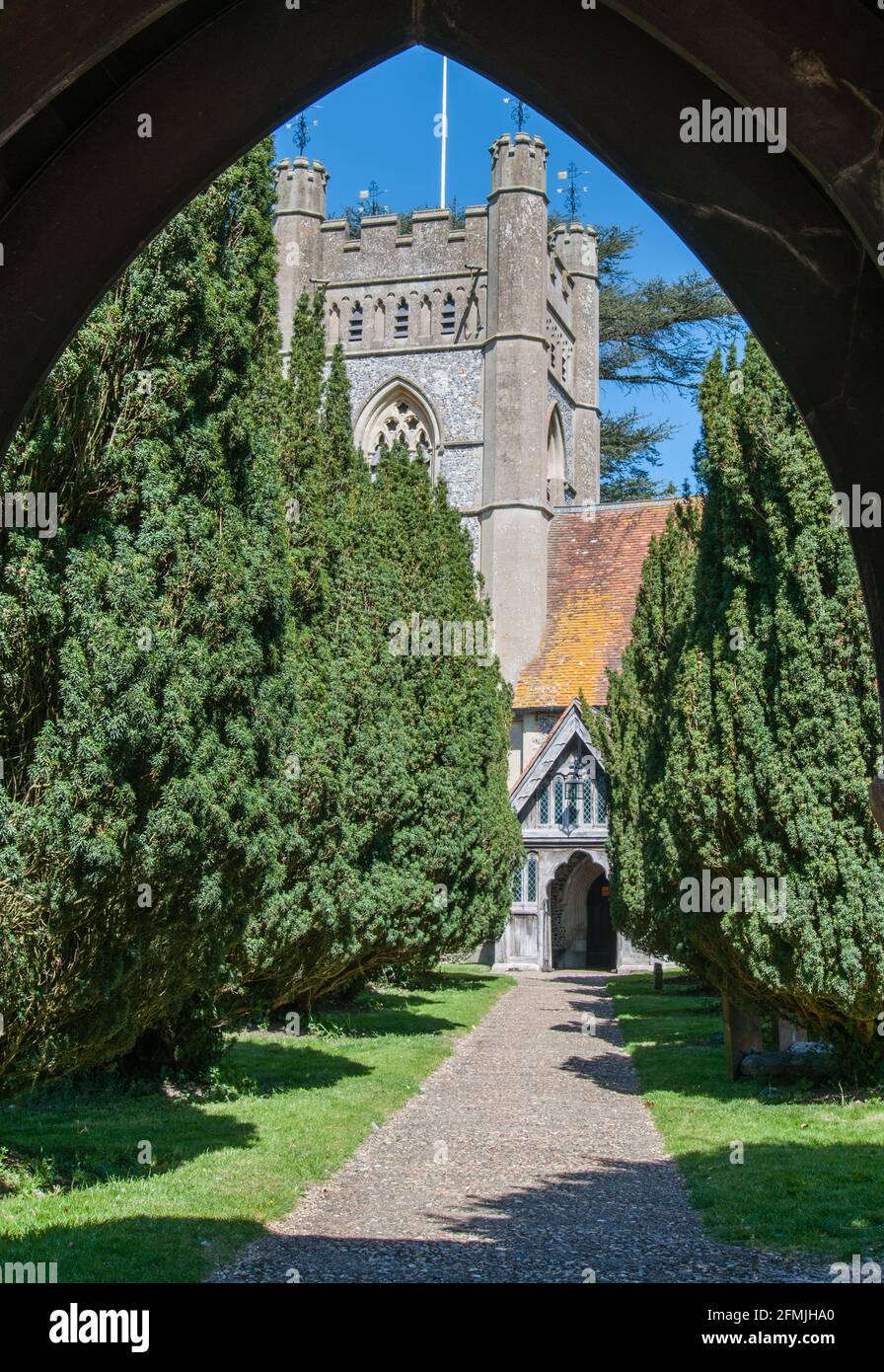 View through the Lychgate of St Mary the Virgin. Village of Hambleden, Buckinghamshire, England. Stock Photo