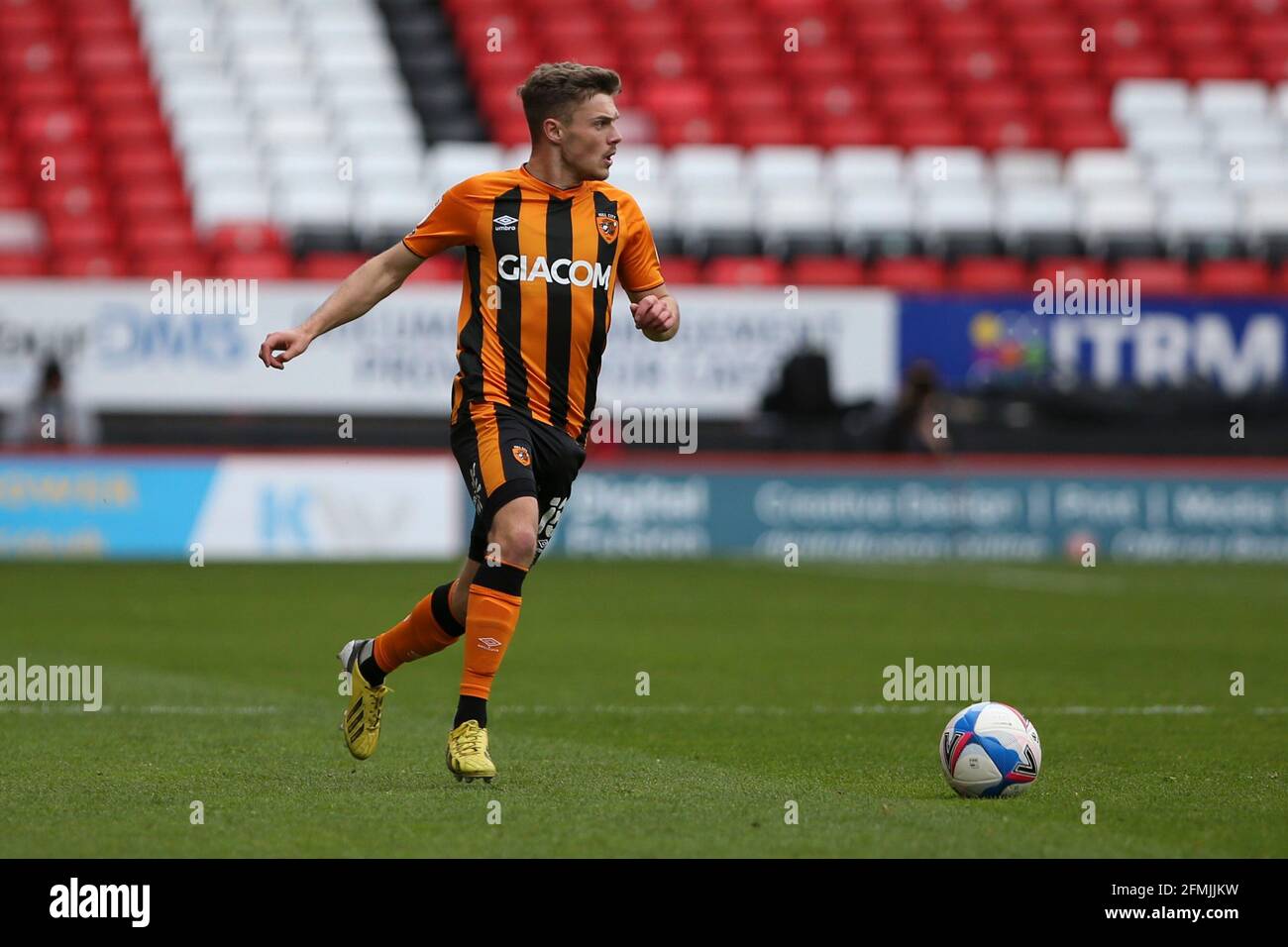 LONDON, UK. MAY 9TH Regan Slater of Hull City on the ball during the Sky Bet League 1 match between Charlton Athletic and Hull City at The Valley, London on Sunday 9th May 2021. (Credit: Tom West | Credit: MI News & Sport /Alamy Live News Stock Photo