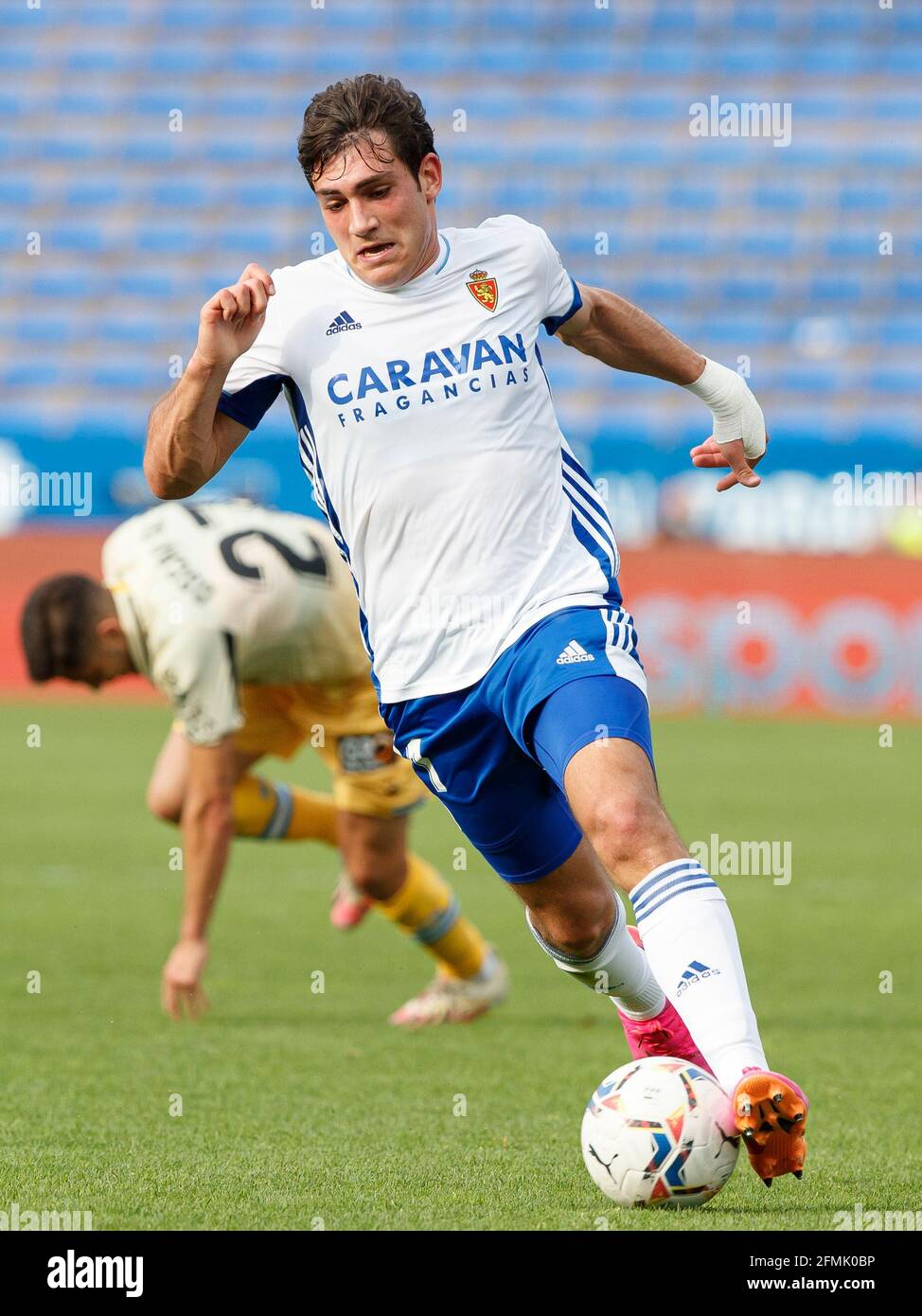 Porno rus osiyoliklar busty kokrak bilan Butun tishlagan surat