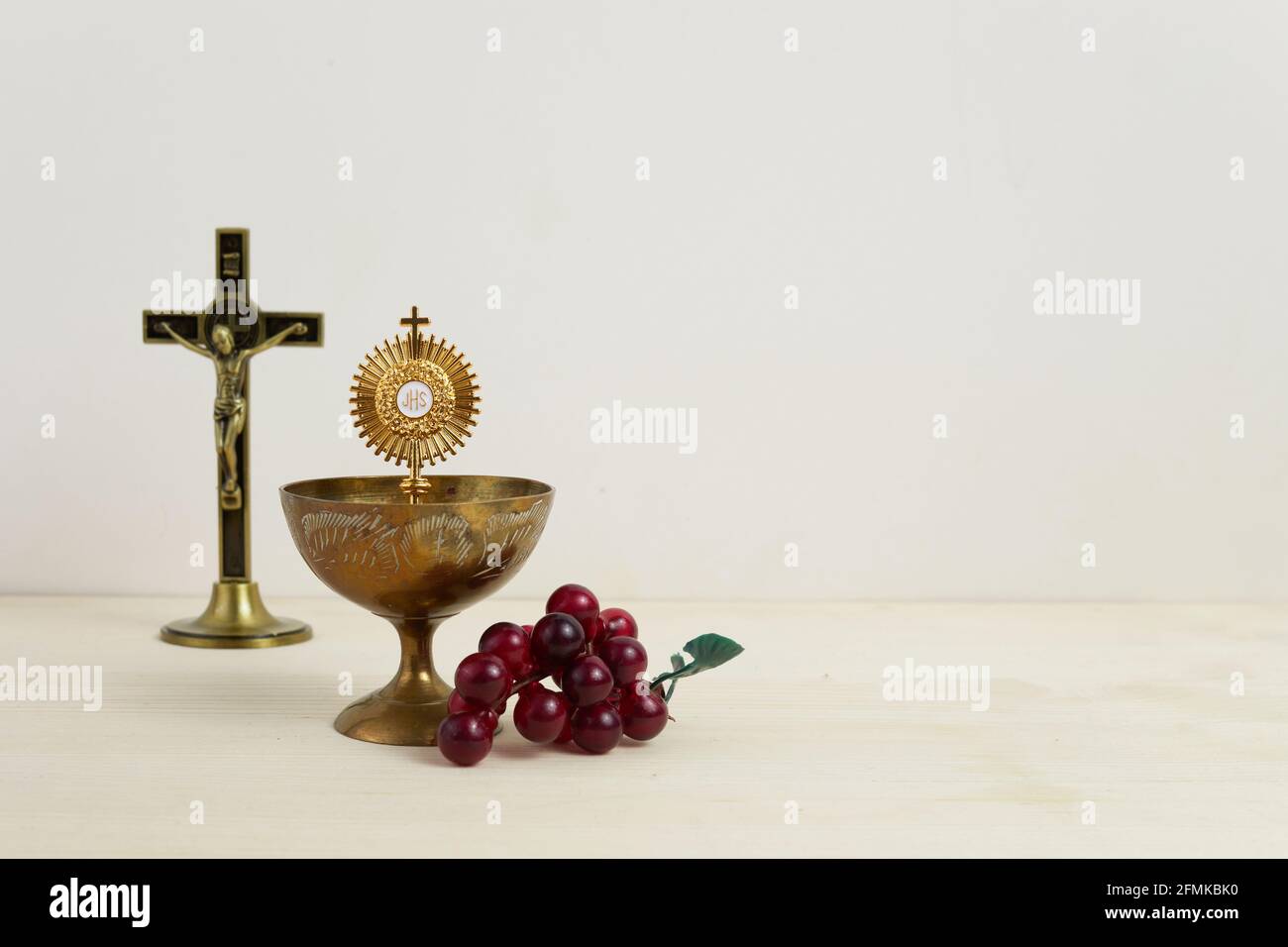 First Holy Communion background with gold chalice Stock Photo - Alamy