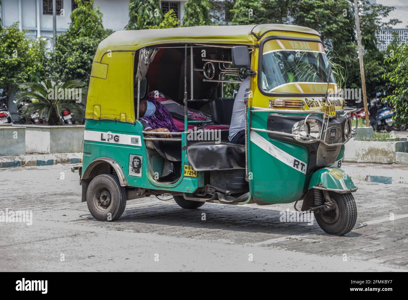 Auto rickshaw kolkata hires stock photography and images Alamy