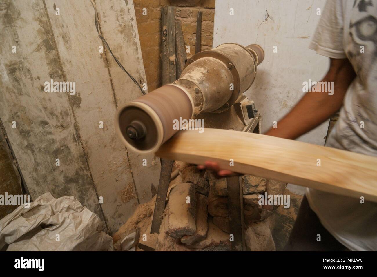 Cricket bat making hires stock photography and images Alamy