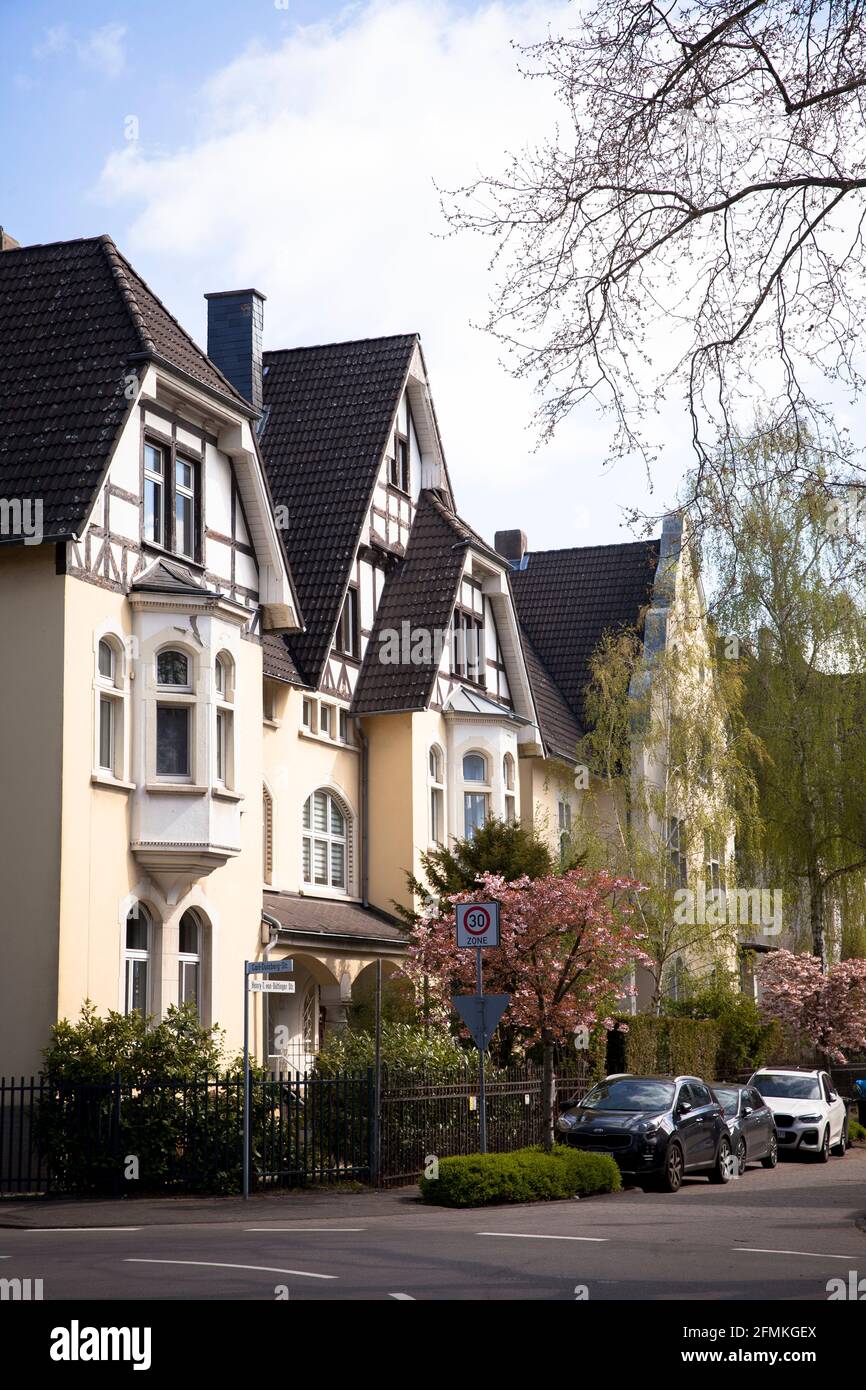 houses on Henry-T.-V.-Boettinger street in Wiesdorf district, Leverkusen, North Rhine-Westphalia, Germany.  Haeuser in der Henry-T.-V.-Boettinger-Stra Stock Photo