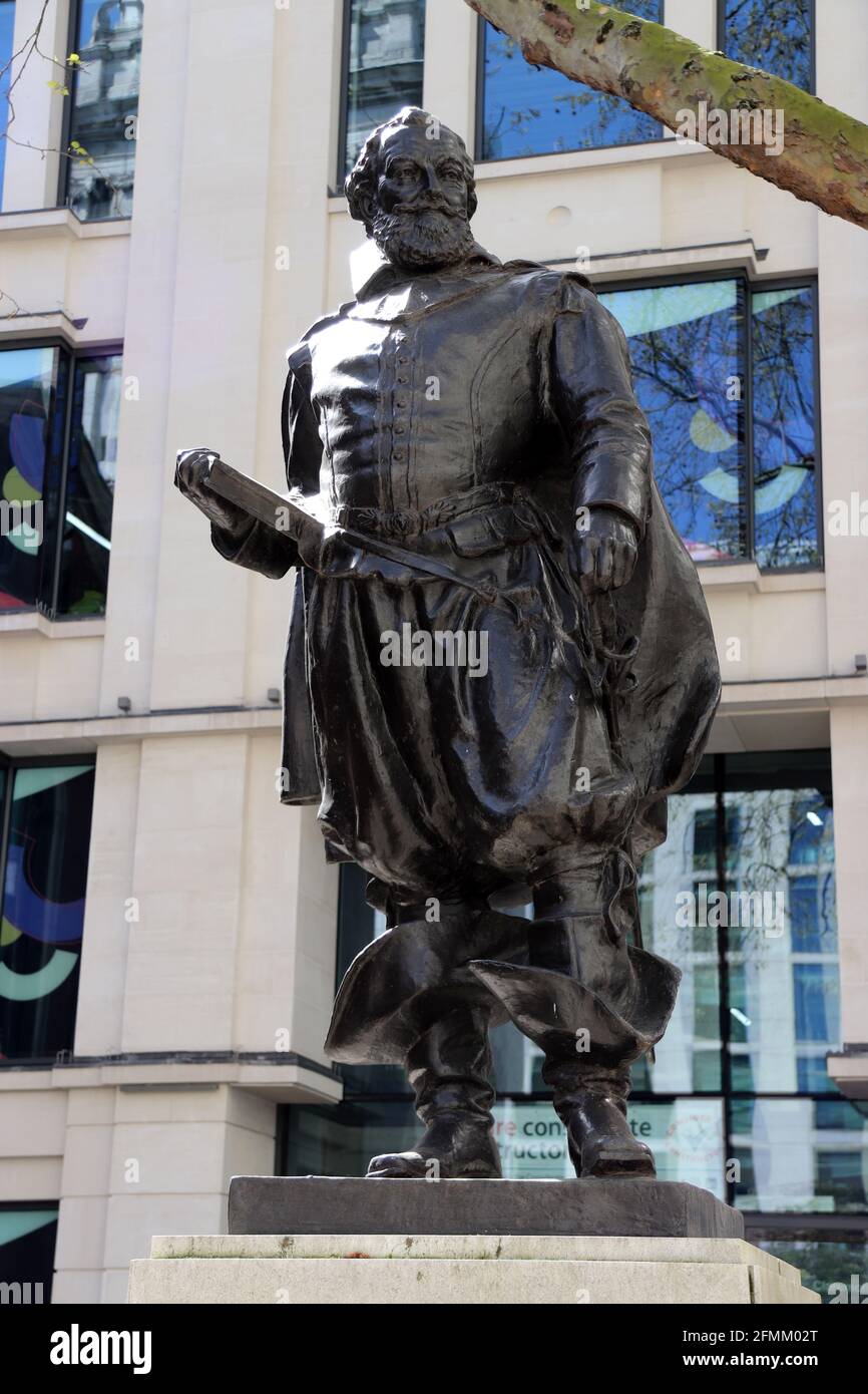 Captain john smith statue car free zone hi-res stock photography and ...