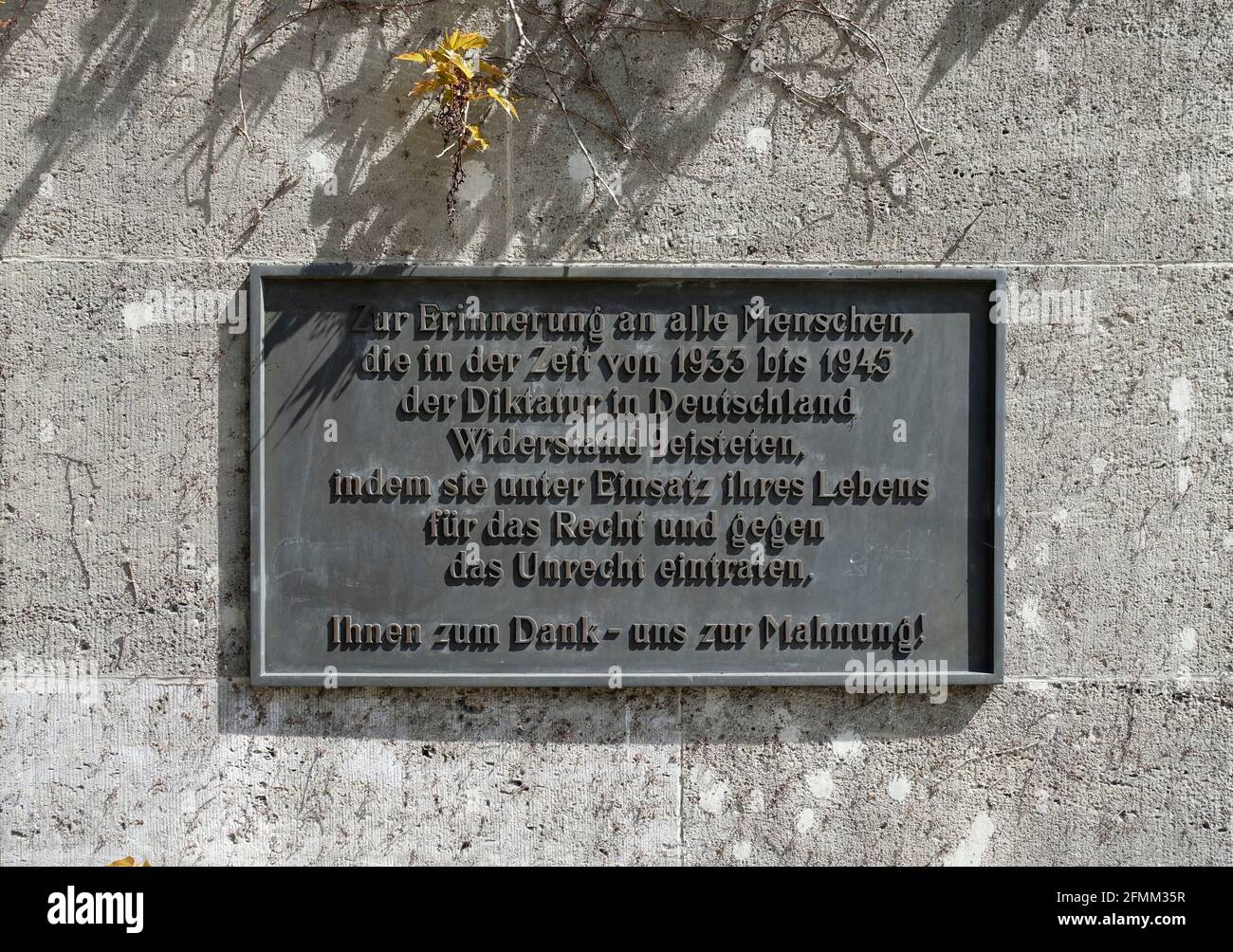 Memorial plaque, resistance fighters, Am Wall 3, Berlin-Spandau, Germany Stock Photo