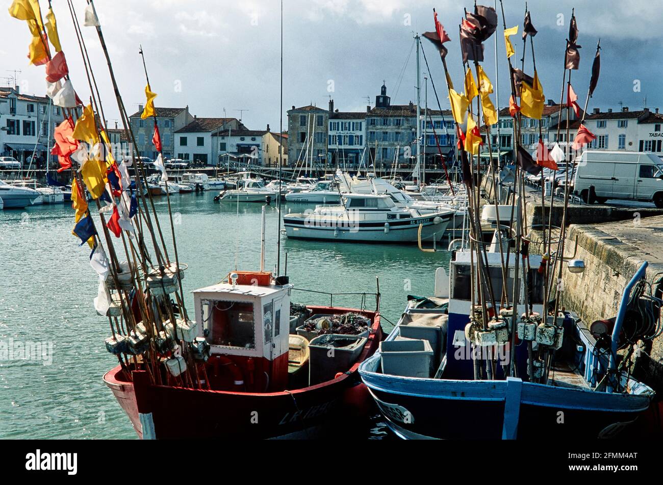 The town of Saint-Martin-de-Re on the Ile de Re, on the west coast of France, with its harbor. 01.05.2005 - Christoph Keller Stock Photo