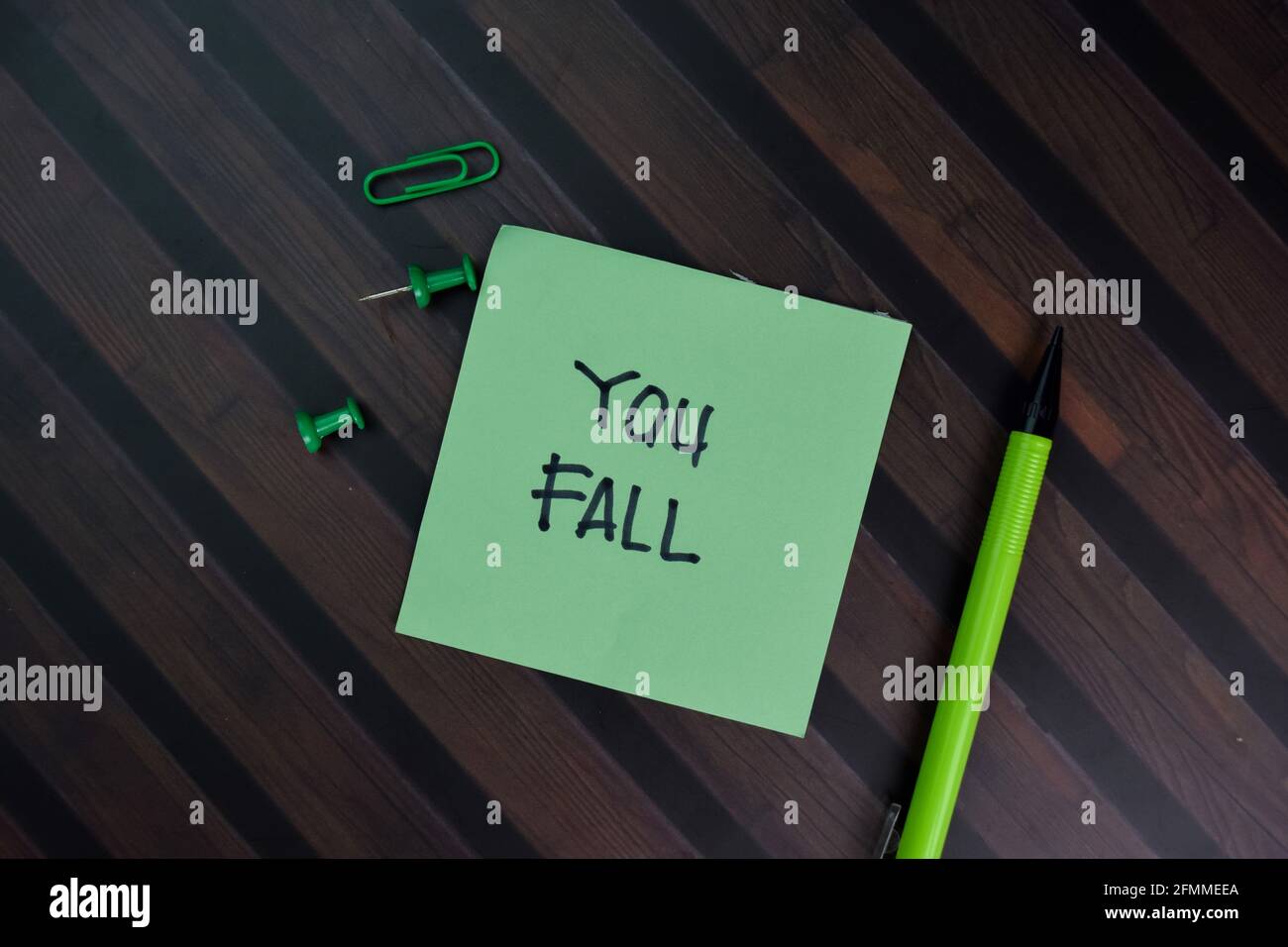 Notepad notes green leaves hi-res stock photography and images - Alamy