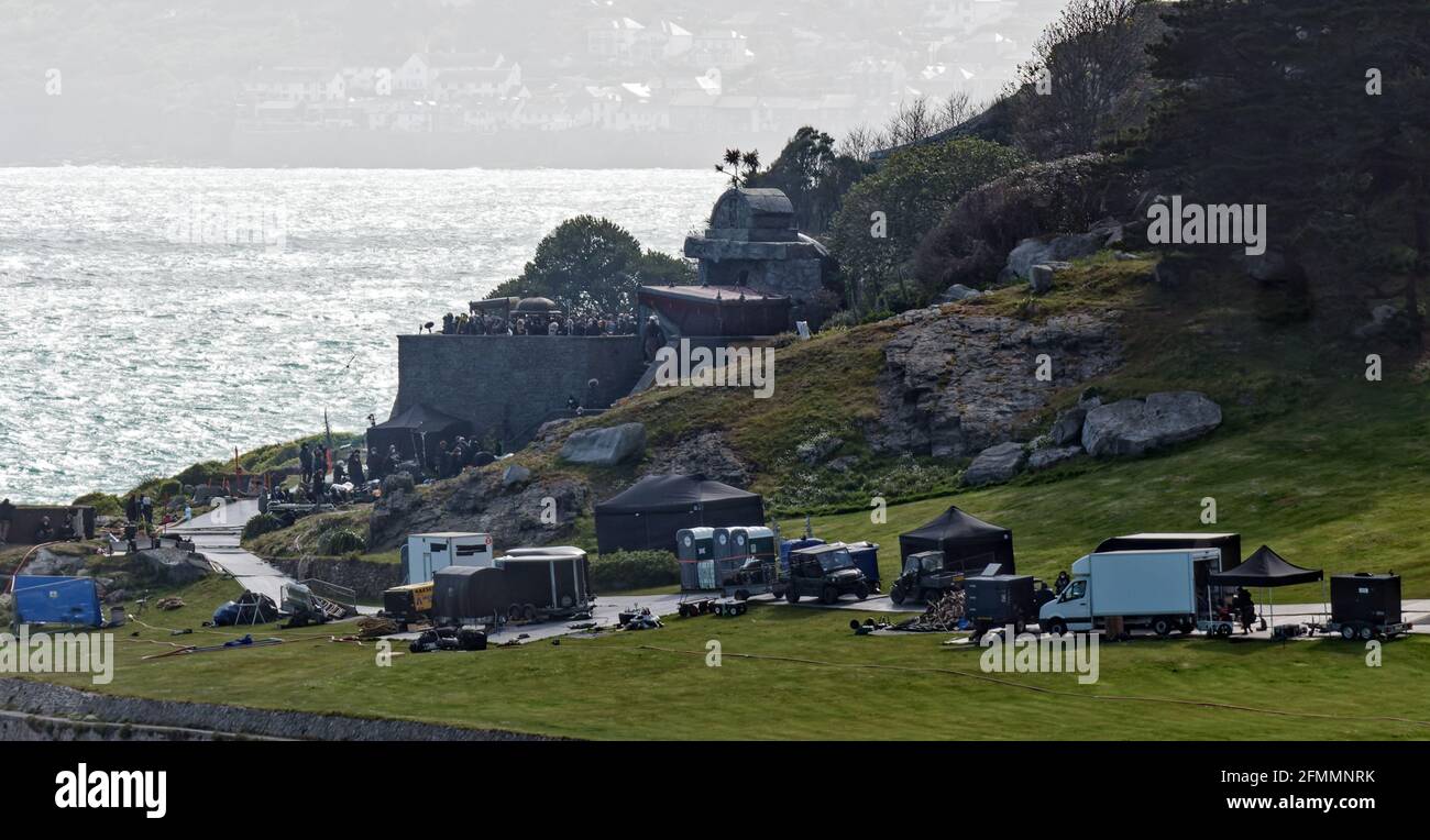 Distance shot of huge House of Dragon film set with huge cast in play. Stock Photo