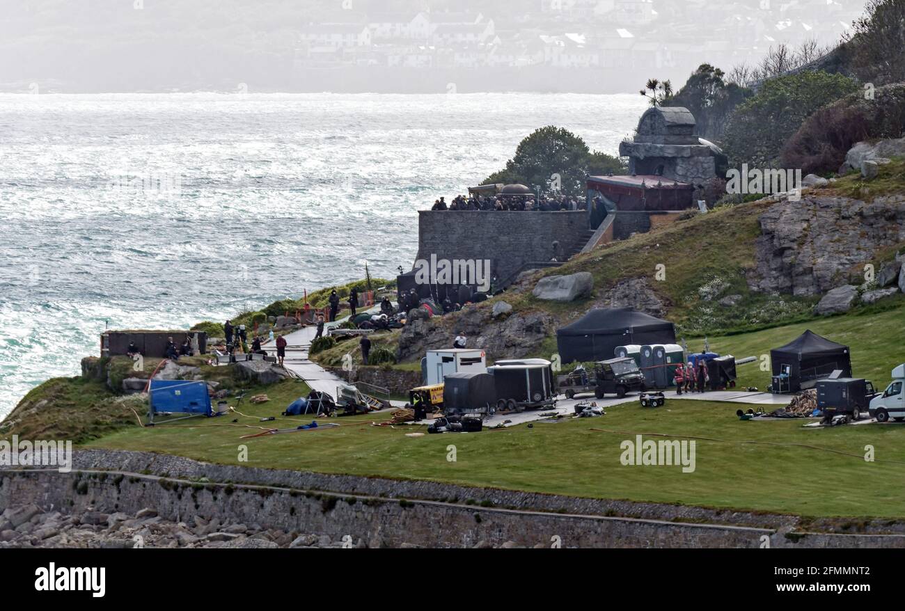 Distance shot of huge House of Dragon film set with huge cast in play. Stock Photo