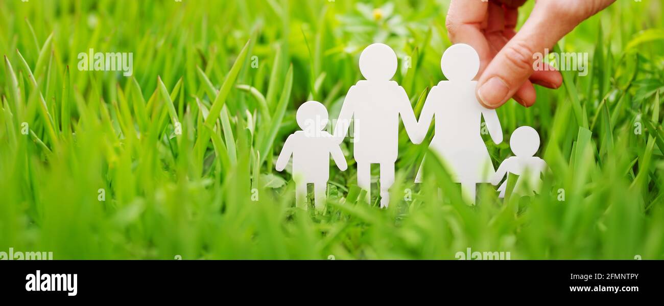 Family with two parents hi-res stock photography and images - Alamy
