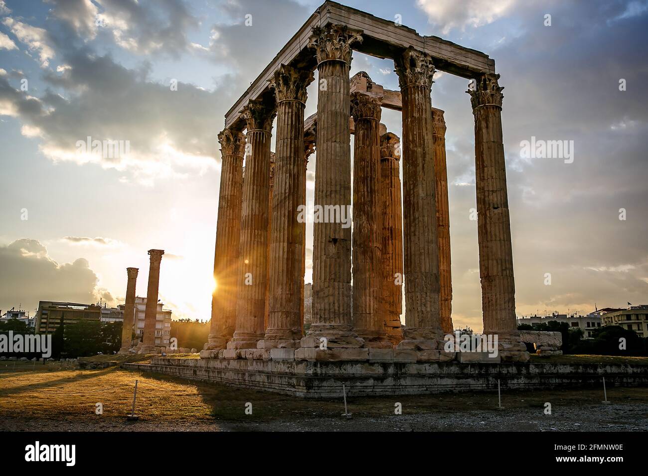 The ancient greek columns of Ancient Temple of Zeus, Olympeion, Athens ...