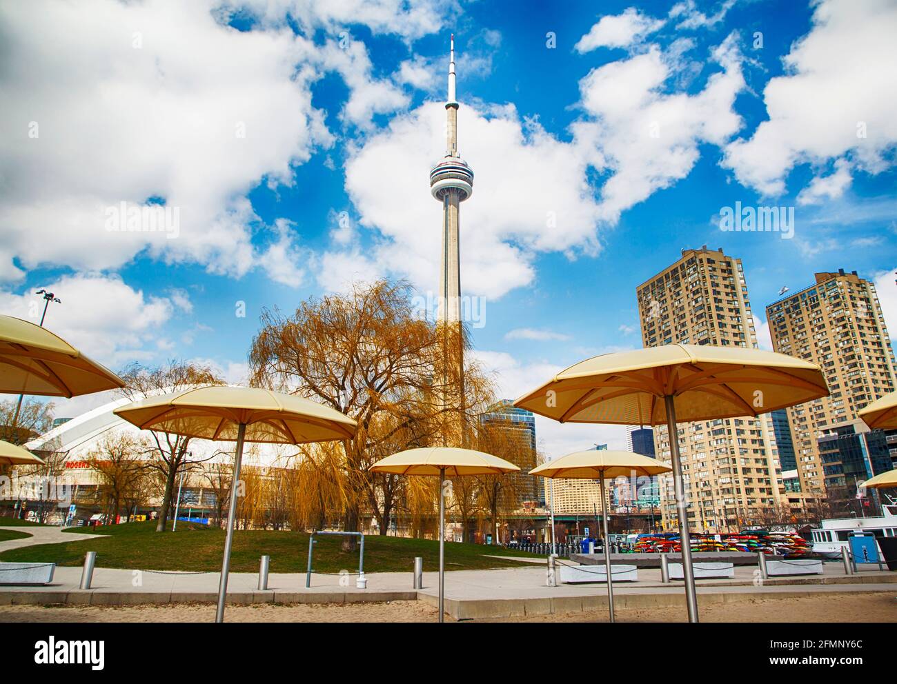 360 restaurant cn tower hi-res stock photography and images - Alamy