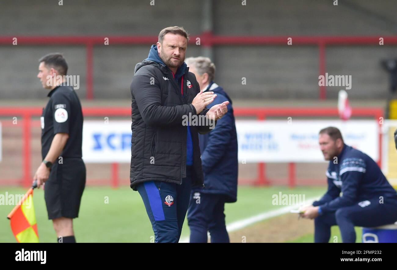 Bolton manager Ian Evatt applauds his players during the Sky Bet League Two match between Crawley Town and Bolton Wanderers at the People's Pension Stadium  , Crawley ,  UK - 8th May 2021 Stock Photo