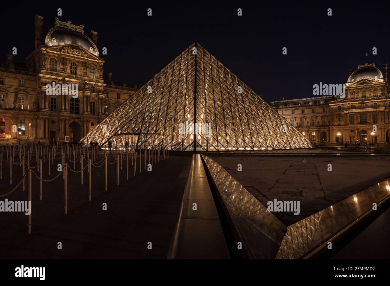 The Louvre Pyramid (Pyramide du Louvre), Musée du Louvre, Paris. France. Stock Photo