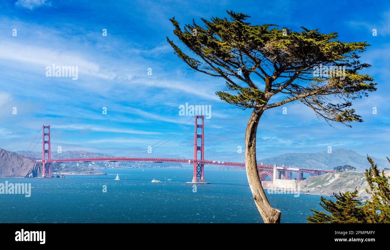 The Golden Gate Bridge and the bay of San Francisco, seen from Lands End Stock Photo