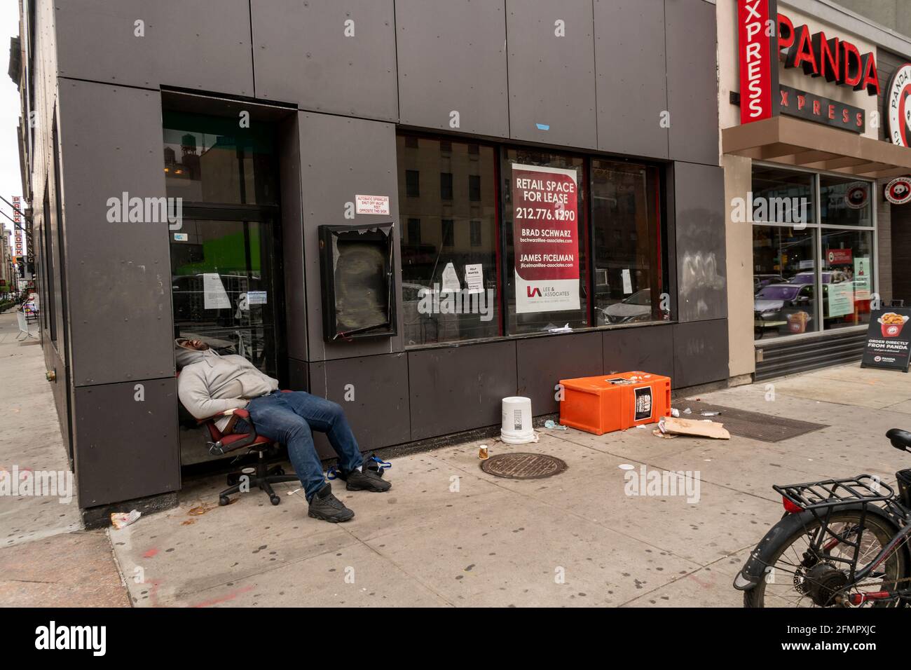 Homeless encampment new york hi-res stock photography and images - Alamy