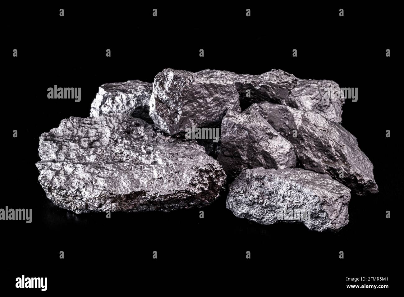 infinito Alrededor Derecho Raw silver stone hi-res stock photography and images - Alamy