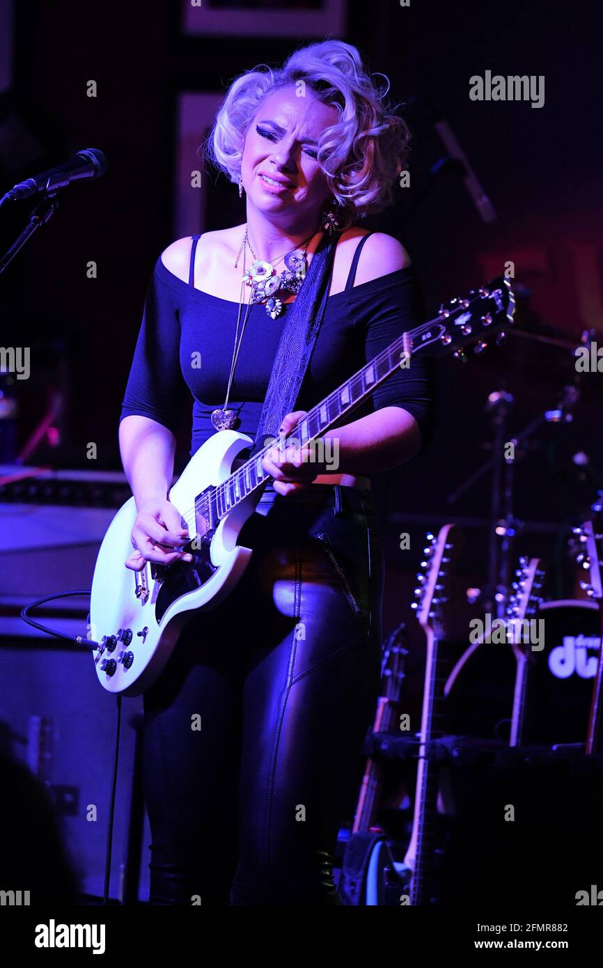 boca-raton-fl-20200213-samantha-fish-performs-at-the-funky-biscuit