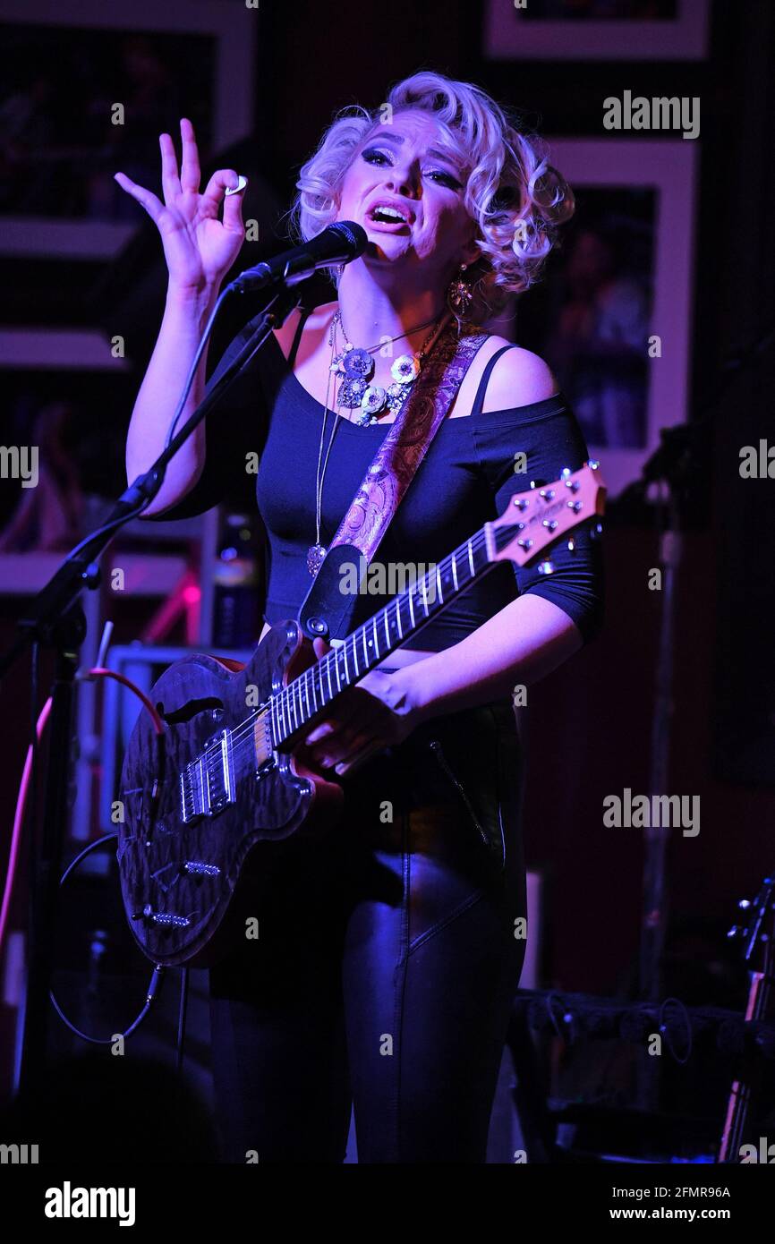 boca-raton-fl-20200213-samantha-fish-performs-at-the-funky-biscuit