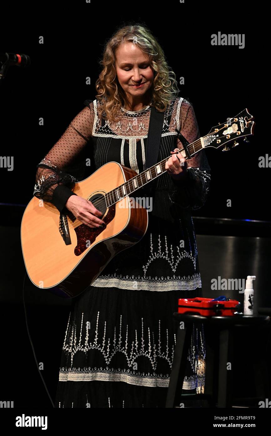 Joan osborne hi-res stock photography and images - Page 2 - Alamy