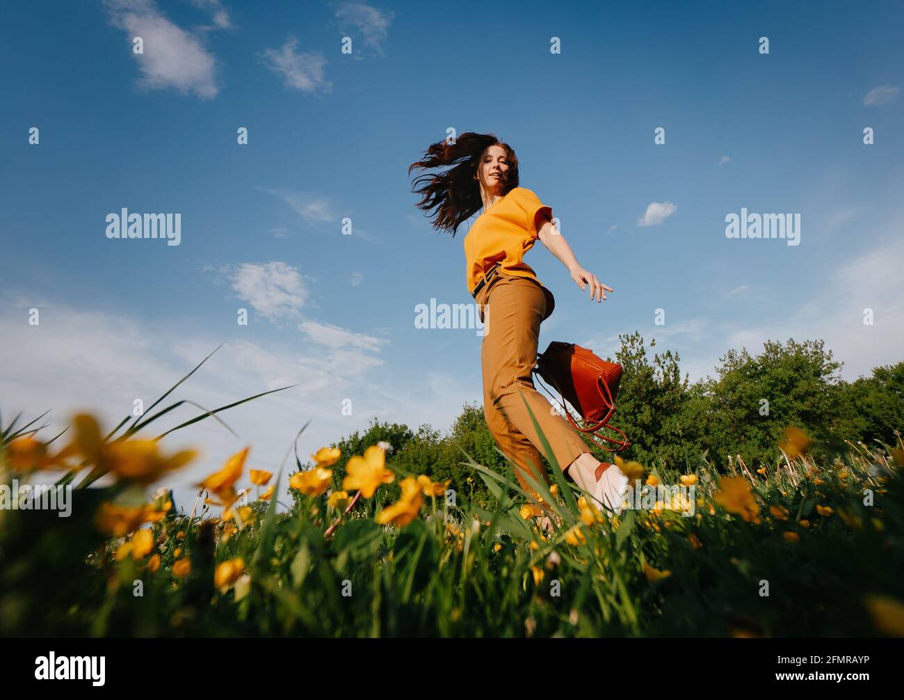 Running across grass hires stock photography and images Alamy
