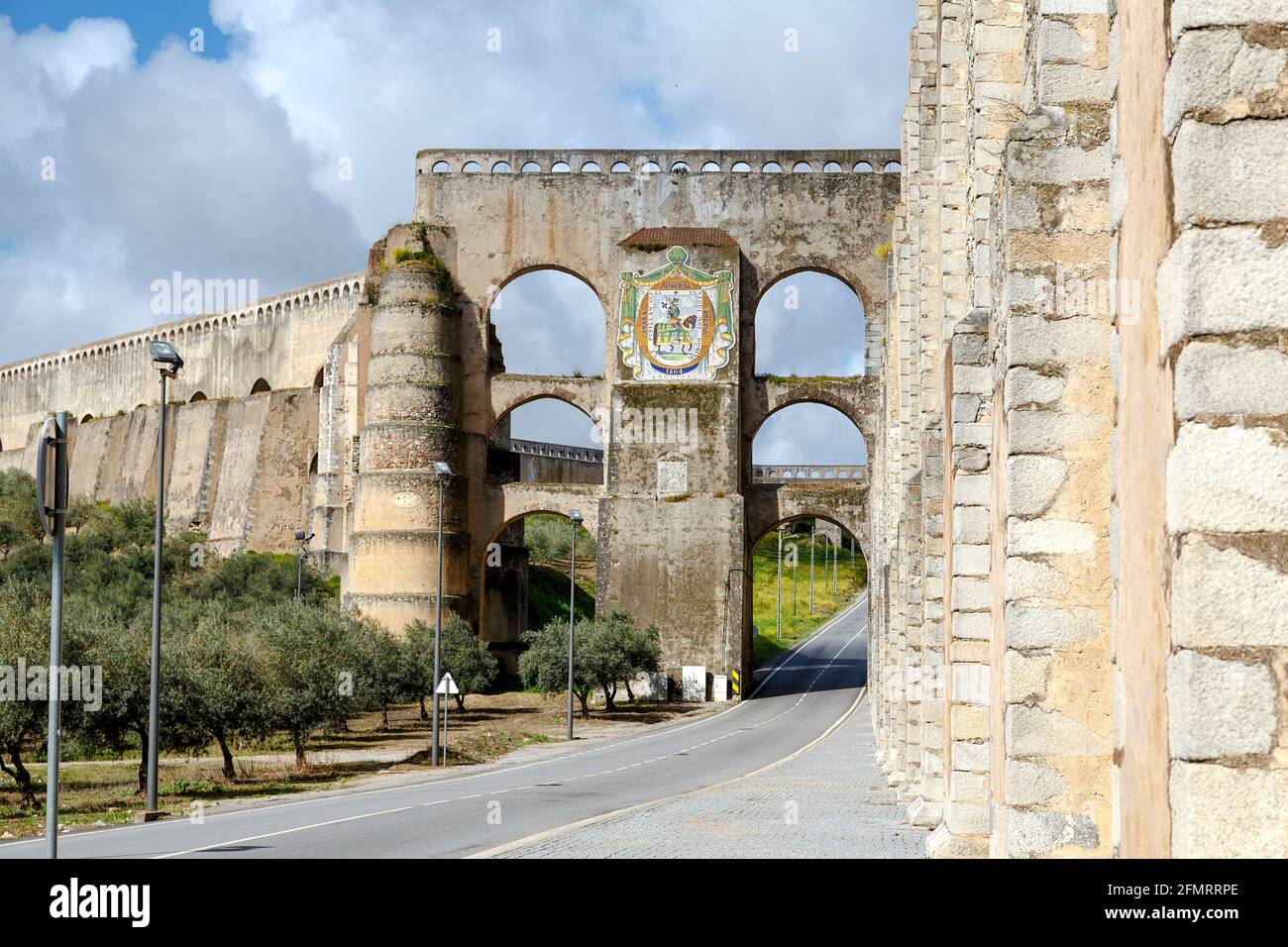 the-arches-of-the-roman-aqueduct-aqueduto-da-amoreira-in-elvas-in