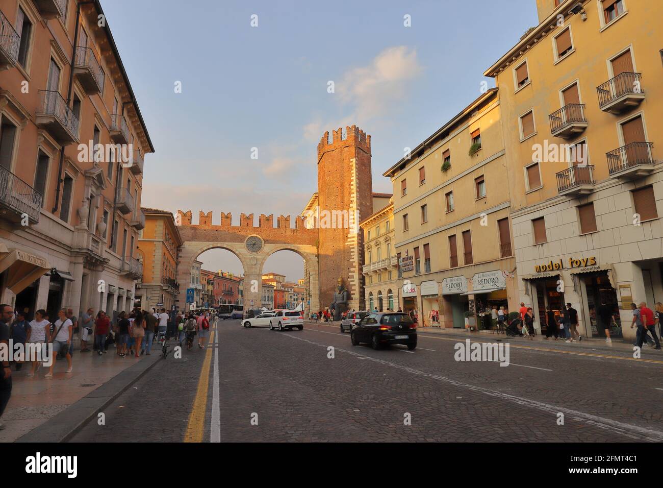 Verona 14 hi-res stock photography and images - Alamy