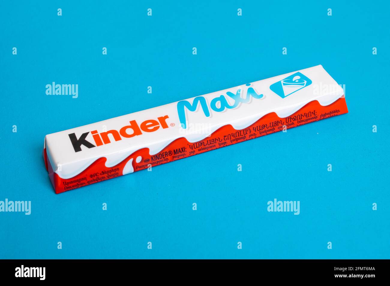 Kinder chocolate maxi hi-res stock photography and images - Alamy