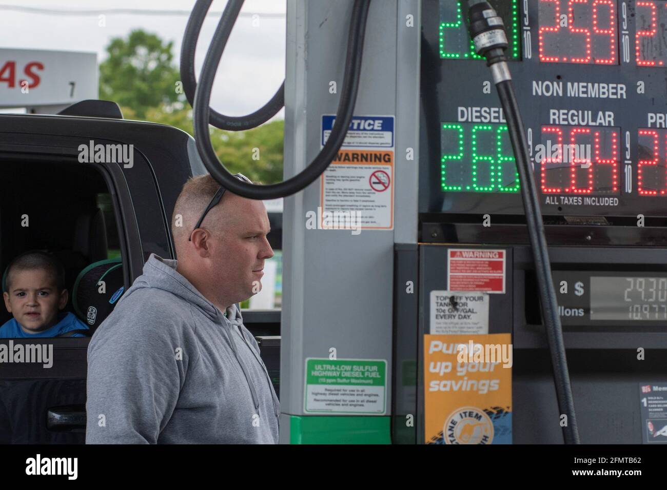 Colonial pipeline co hires stock photography and images Alamy