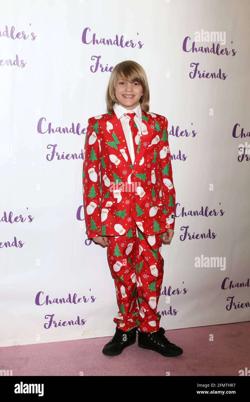 LOS ANGELES - DEC 10: Mason McNulty at the Chandler's Friends Toy Drive