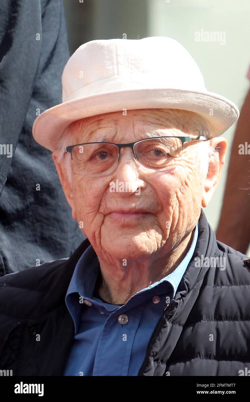 LOS ANGELES - APR 7: Norman Lear at the Carl and Rob Reiner Hand and ...