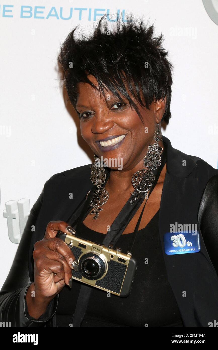 LOS ANGELES - MAR 23: Anna Maria Horsford at the On Set celebration of