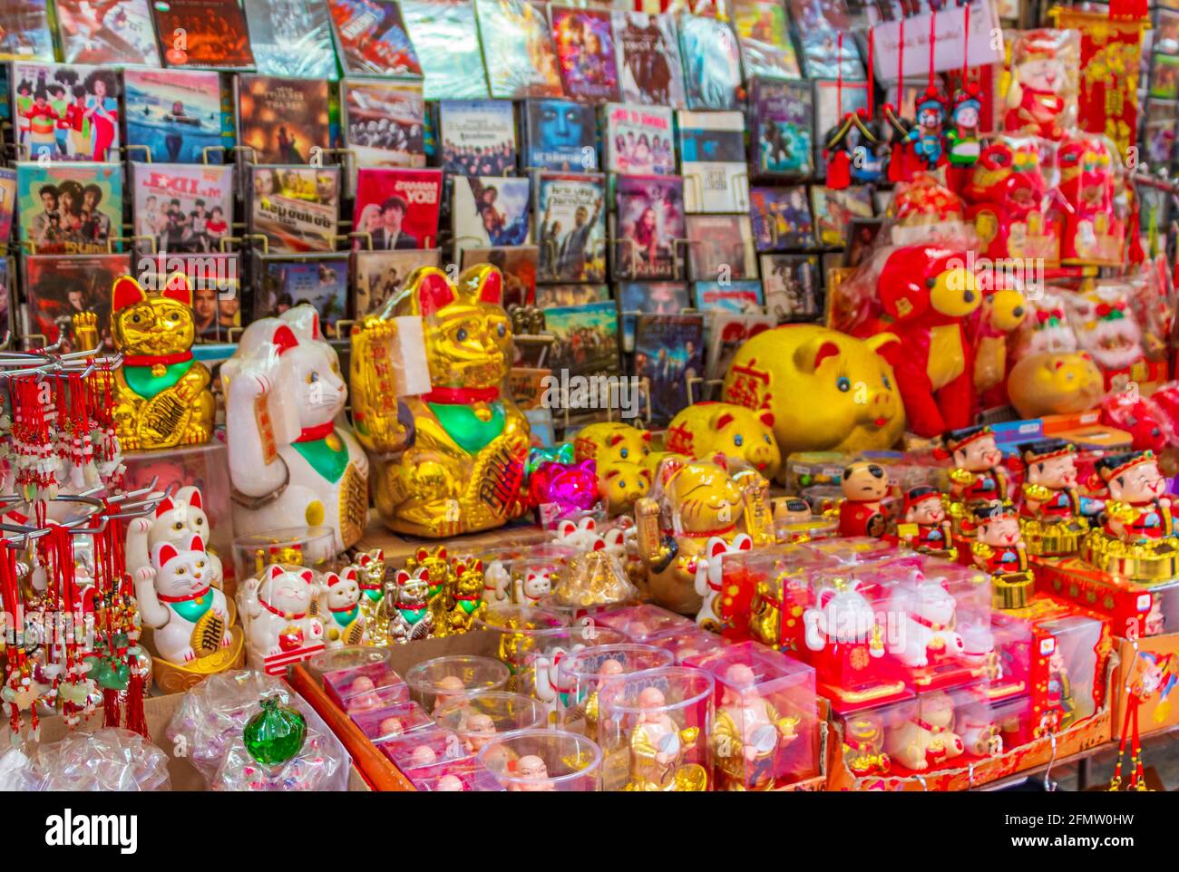 Bangkok Thailand 22. Mai 2018 Golden chinese cat Souvenirs in Souvenir