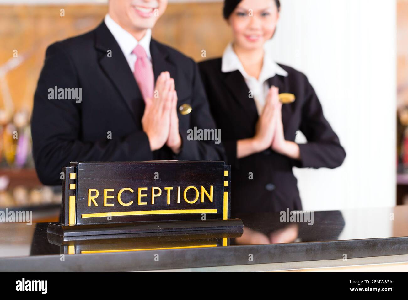 Hotel front desk sign hires stock photography and images Alamy